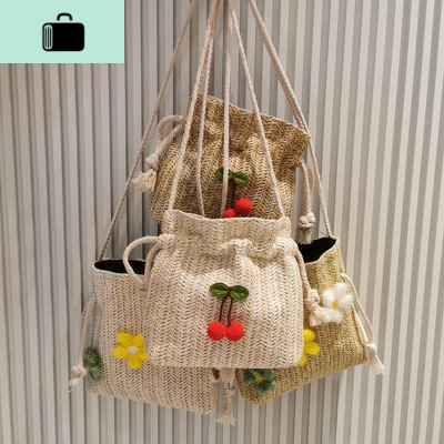 小包包女包2020新款潮时尚百搭编樱桃花朵水桶包单肩斜挎包学生NEW LAKE女斜挎包