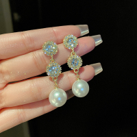 闪钻珍珠耳钉新款2024时尚耳环秋冬高级感小众独特个性耳饰女送女朋友老婆情人节七夕生日礼物