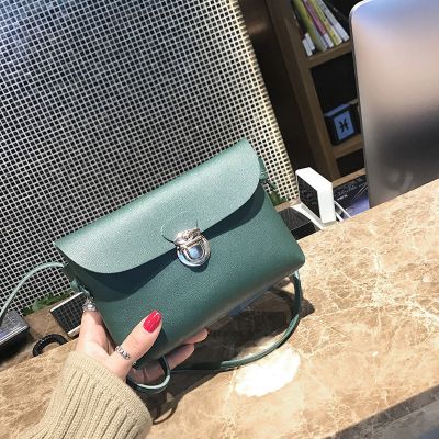 手机包包2021新款锁扣休闲单肩斜挎手机包女迷你小包袋