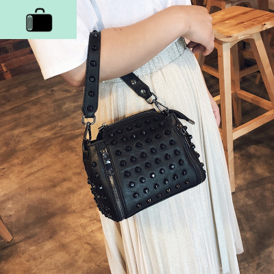 斜挎包女包2020新款韩版铆钉手提包复古百搭斜跨包软皮单肩包小包NEW LAKE 黑色女斜挎包