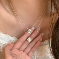 纯银四叶草项链女款2025新款高级感轻奢小众锁骨链配饰潮银饰送女朋友老婆情人节七夕生日礼物