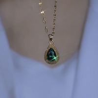 时尚绿色水滴榴莲吊坠项链女精致显白时髦高档甜美百搭精美项链女送女朋友老婆情人节七夕生日礼物
