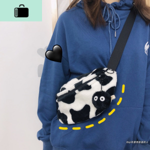 韩国INS风毛绒绒奶牛斜挎包日系原宿百搭少女可爱学生胸包腰包女NEW LAKE女斜挎包