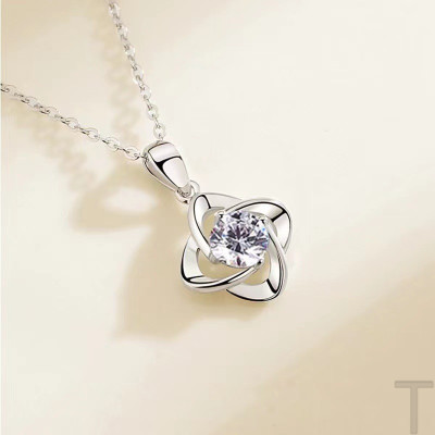 S999足银幸运四叶草项链女轻奢简约气质锁骨链时尚镂空项饰品批发送女朋友老婆情人节七夕生日礼物