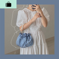 2020春夏新款蓝色丝绸珍珠手提包凹造型褶皱链条云朵包单肩斜挎包NEW LAKE 雾霾蓝