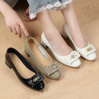 春夏季新款方头浅口复古方扣中跟单鞋女时尚百搭漆皮工作单鞋