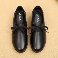 新款牛皮妈妈鞋品牌女单鞋软底防滑中老年妈妈皮鞋