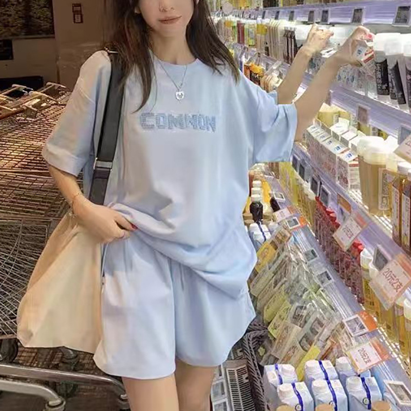 休闲运动套装潮流女夏季新款宽松显瘦短袖T恤高腰阔腿短裤两件套