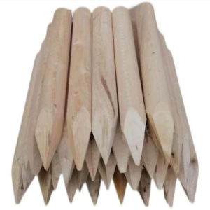 君耀兴测量木桩