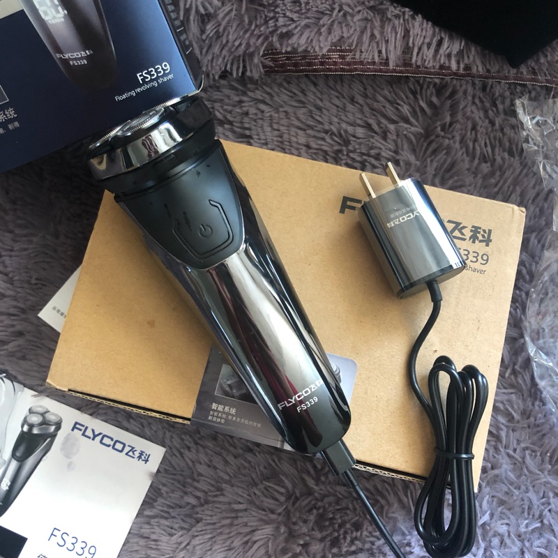 飞科(flyco)剃须刀男士刮胡刀电动剃须刀充电式胡须刀全身水洗须刨fs