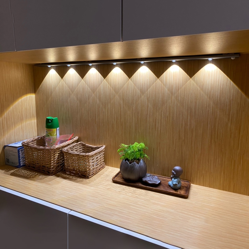 如华福禄智能猫眼灯带氛围玄关鞋柜进门感应灯条充电式入户超薄厨房