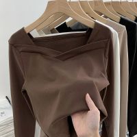 秋冬新款女装德绒打底衫新款方领不规则洋气修身内搭加厚上衣