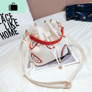 ins可爱水桶包女2020新款学生韩版百搭斜挎包大容量手提单肩包潮NEW LAKE 潮流时尚白色女士单肩包 潮流时尚白色