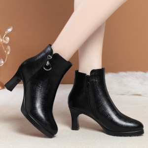 短靴女秋冬季新款尖头百搭加绒高跟女靴防水台不累脚中年女士靴子