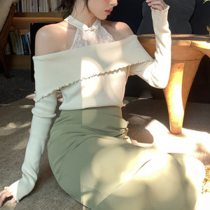 挂脖立领蕾丝盘扣露肩针织打底衫秋季新款一字肩修身设计感上衣潮