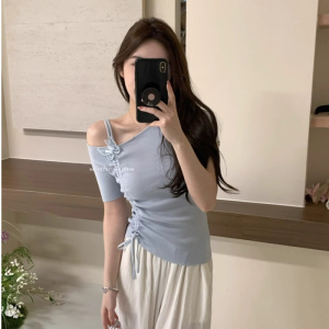 设计感立体蝴蝶斜领露肩短袖针织衫女夏季新款短款抽绳显瘦上衣潮
