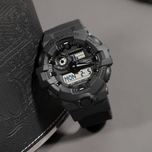 Casio旗舰店卡西欧手表男G-SHOCK时尚潮流黑金非机械红武士运动复古潮流玩酷防震防水学生日韩石英表 男GA-700