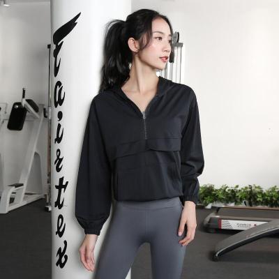 珂卡慕(KEKAMU)运动长袖女士宽松连帽健身衣速干跑步训练半拉链瑜伽服上衣春季黑色S(成人）