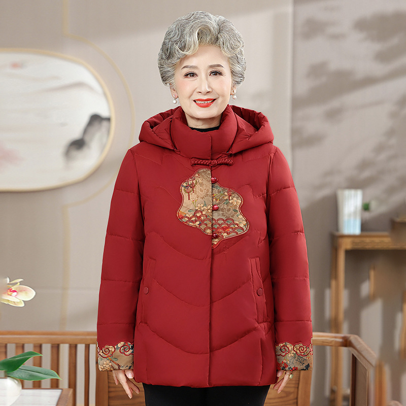 中老年妈妈装秋冬绒衫女新款半高领绣花毛衣针织打底衫