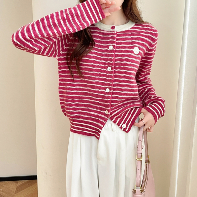 [3件8.5折127.4元,叠加优惠券]唐狮休闲百搭条纹圆领开衫外套女新款初秋甜美针织衫qd