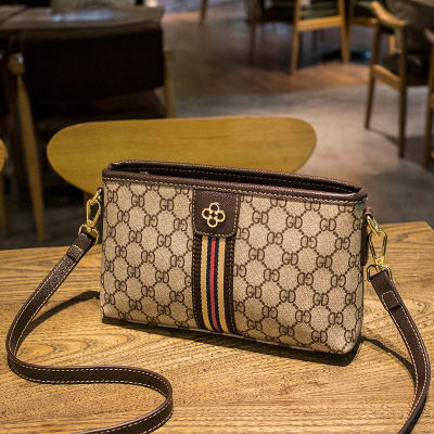 小亚天2020春季新款时尚百搭迷你小洋气印花单肩ins斜挎女包小方包潮灰色