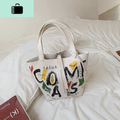 网红涂鸦小包包女2020新款潮韩版百搭高级感洋气包时尚手提水桶包NEW LAKE 白色女手包