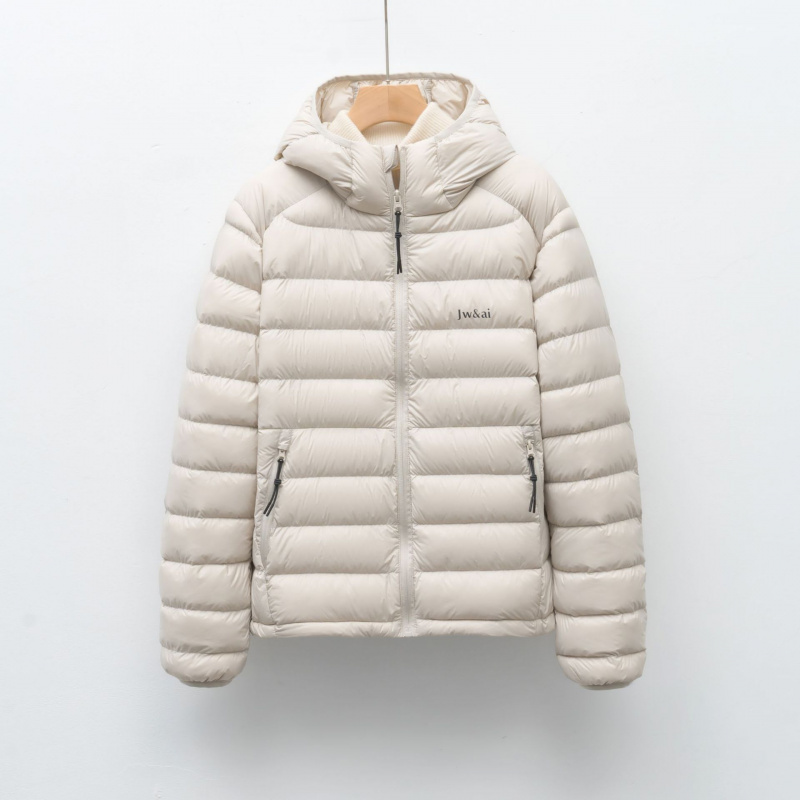 90绒秋冬新国标轻薄简约纯色女连帽时尚保暖羽绒服外套
