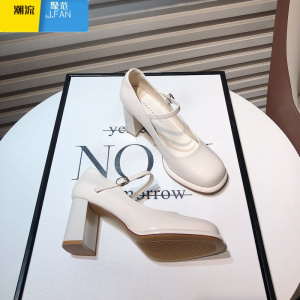 聚范复古玛丽珍鞋女2024新款法式方头漆皮一字扣带粗跟单鞋白色高跟鞋