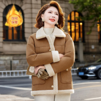 加绒保暖妈妈外套时尚中老年女士休闲冬装大码宽松皮毛一体衣服厚