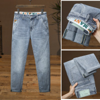 牛仔裤男款四季新款青春潮流简约百搭修身刺绣小直筒男士