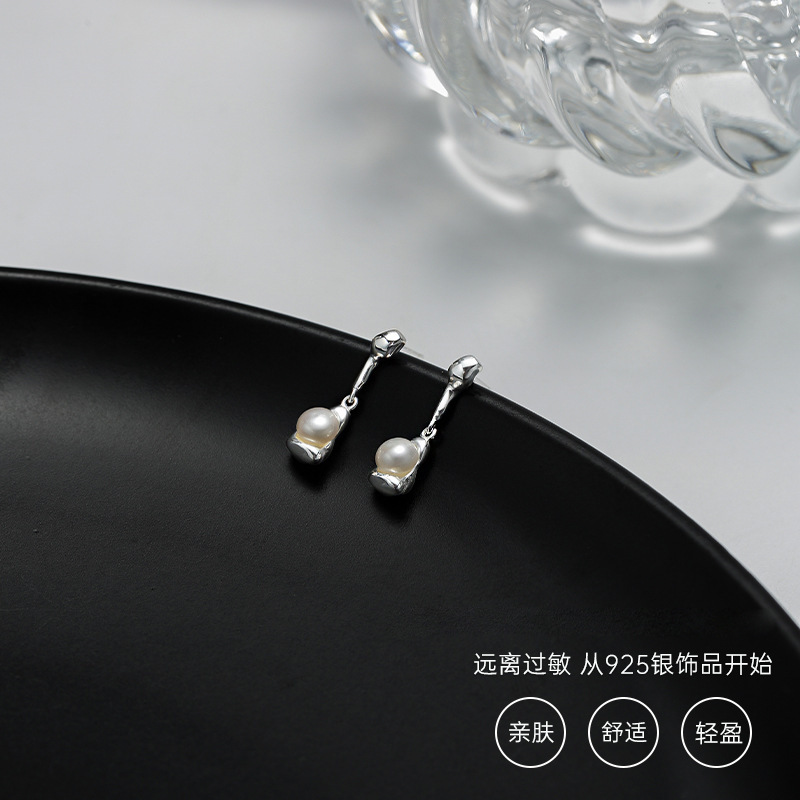 s925纯银天然珍珠耳钉女小众设计冷淡风耳环2024新款耳坠耳饰