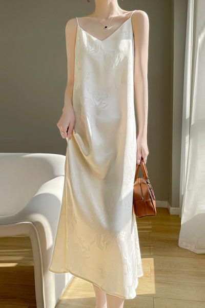 新中式性感提花吊带连衣裙女缎面真丝长裙年夏季新款国风薄款