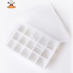 硅胶冰格家用大号制冰盒带盖辅食盒创意自制小格子冰箱冻冰块模具 敬平 15格带盖白色