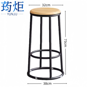 荺炬 凳子