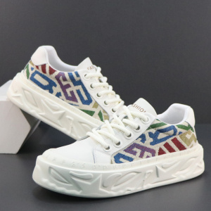 潮鞋男新款厚底增高轻便软底板鞋透气防臭时尚小众休闲鞋男鞋