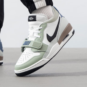 耐克(NIKE)男子新款AIR JORDAN LEGACY 312运动鞋比赛训练透气篮球鞋HV5970-101 ZP
