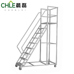 晨磊登高梯14步/个