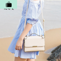 白色小包包女斜挎包简约百搭女包2020新款潮手提单肩小方包女春夏NEW LAKE
