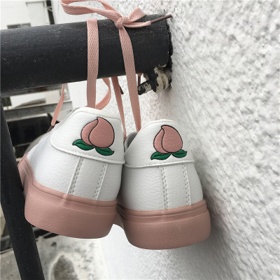日系风甜美百搭小白鞋女元气少女可爱桃子板鞋学生休闲鞋学院风鞋