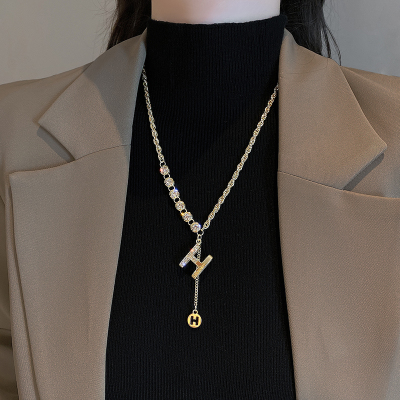 轻奢小众设计锁骨链毛衣链长款女大气高档2023新款项链高级感送女朋友老婆情人节七夕生日礼物