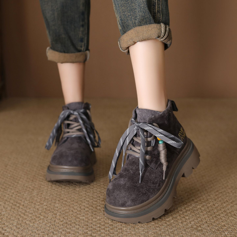 头层牛皮马丁靴女冬季新款磨砂厚底圆头系带休闲机车靴短靴女