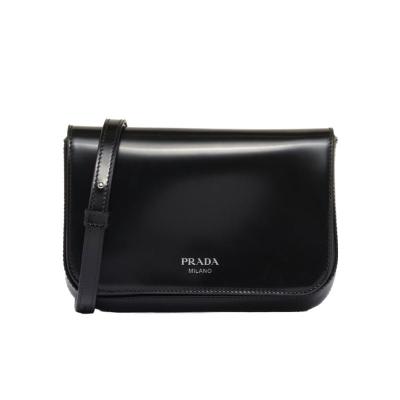 普拉达(PRADA)小尺寸翻盖单肩包男士女士通用皮质便携多功能斜挎