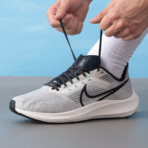 耐克(NIKE)男鞋 新款运动鞋轻便透气休闲鞋缓震耐磨跑步鞋DH4071-004 ZP