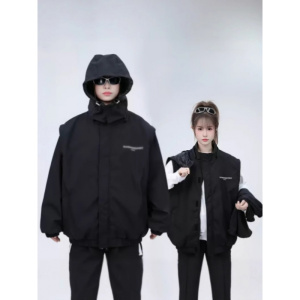 年春秋季新款时尚休闲情侣宽松户外冲锋衣连帽夹克男女外套