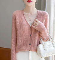 24秋冬新款v领系扣羊毛衫女士韩版针织外套外穿时尚绞花羊毛开衫