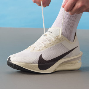 耐克(NIKE)男鞋新款VAPORFLY4 ZOOMX缓震透气专业竞速马拉松跑步鞋HF6414-600 ZP