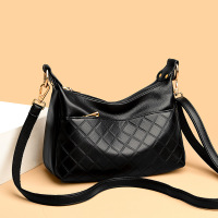 包包女士斜挎包新款饺子包多层大容量中老年质感PU皮妈妈包