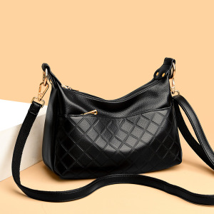 包包女士斜挎包新款饺子包多层大容量中老年质感PU皮妈妈包