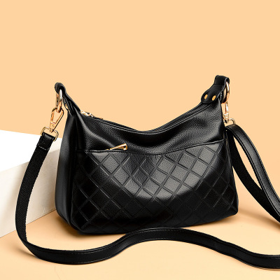 包包女士斜挎包新款饺子包多层大容量中老年质感PU皮妈妈包