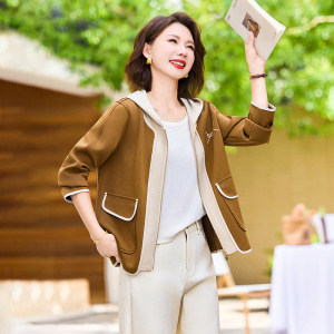 春秋大码宽松妈妈外套女时尚中老年女士休闲开衫秋装衣服中年女装
